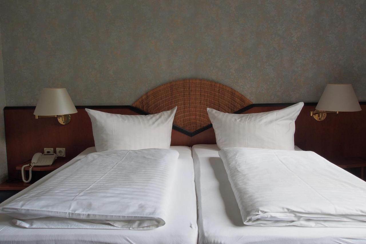 Hotel Schlossvilla Derenburg Стая снимка