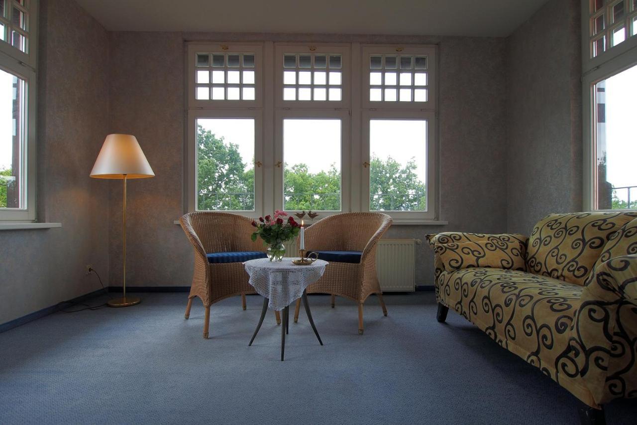 Hotel Schlossvilla Derenburg Стая снимка